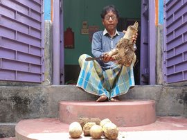 ಕೊನೆಯುಸಿರು ಎಳೆಯುತ್ತಿರುವ ಪೋಲೋ ಬಾಲ್‌ ತಯಾರಿಕೆ