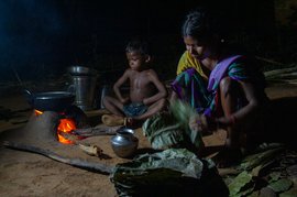 নেপালি শবরের মেহনতি জীবন