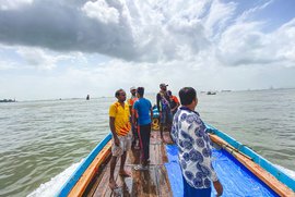 মুম্বইয়ের মৎস্যজীবী সমাজ: অকূল দরিয়ায় নাও টলোমলো