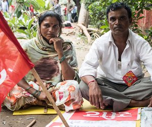  Parvatibai Gavli and Shivaji Gavli have come from the Pimpri Markanda village in Kalwan taluka of Nashik district in Maharashtra. They want the government to implement the Swaminathan Commission recommendation of a minimum support price for crops: “We are being asked to sell onions at Rs. 7 per kilo. For the past six months we haven’t sold any onions.”  