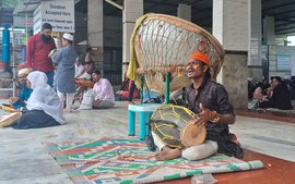 Amjad Gond sings qawwali