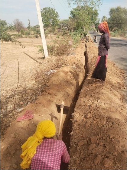 Migrants workers were able to show these s creen shots taken on their mobiles as proof that they had worked laying telecom fibre cables in Banswara, Rajasthan. The images helped the 80 odd labourers to push for their Rs. 7-8 lakh worth of dues