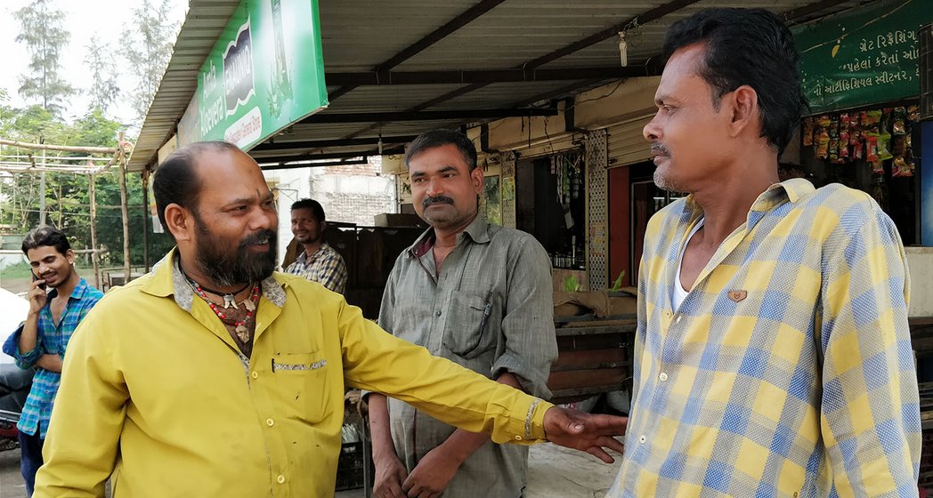 Pramod Bisoyi with loom workers in Anjani. He works as a master in the loom units at Anjani. He migrated from Barampur, Ganjam in the early 1990s. On account of his strong social networks built over the years, Bisoyi brings with him young workers to join the looms every year