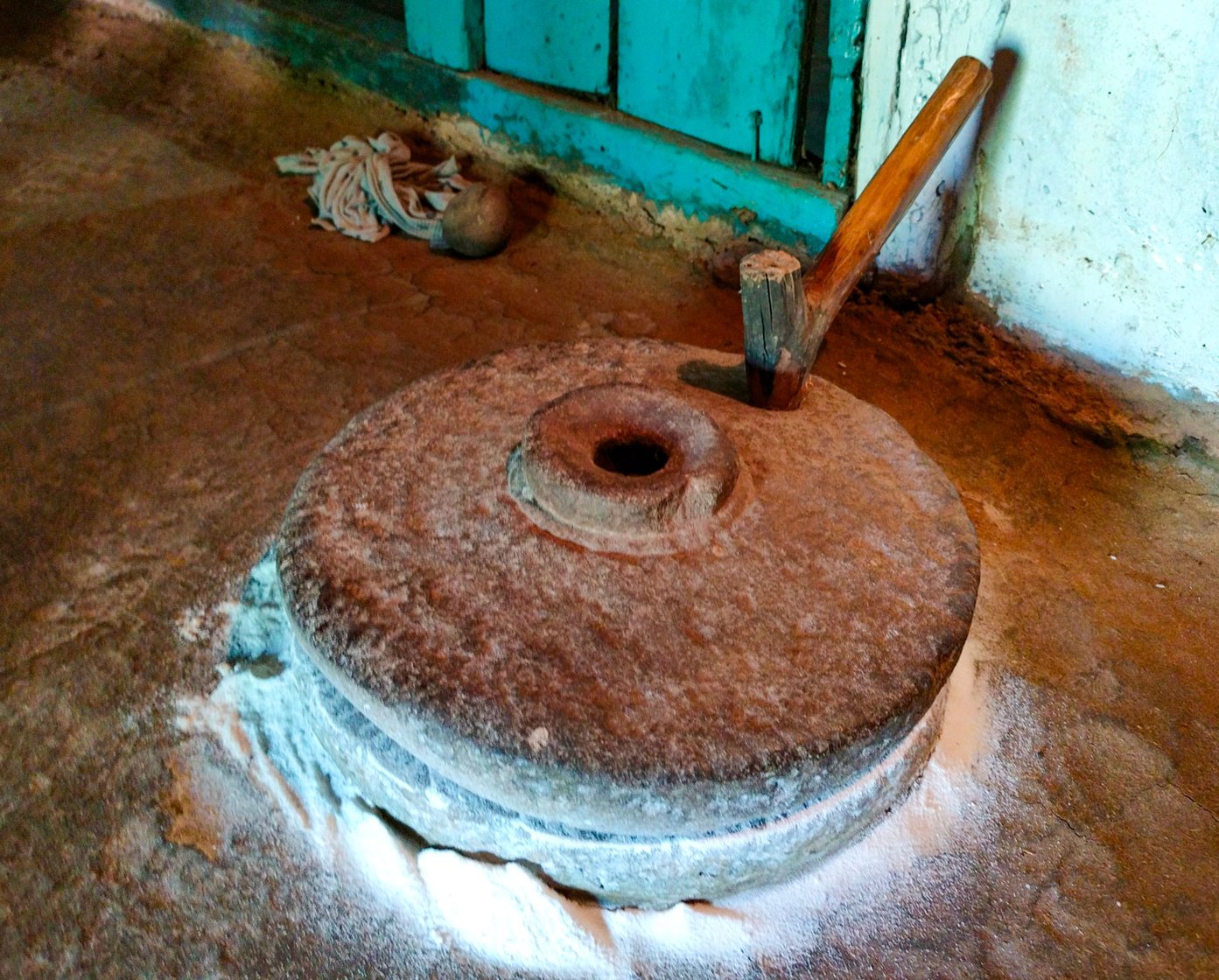 The women sang the songs when they sat at the stone mill to crush grain to flour and hence the name – jatyavarchya ovya or grindmill songs