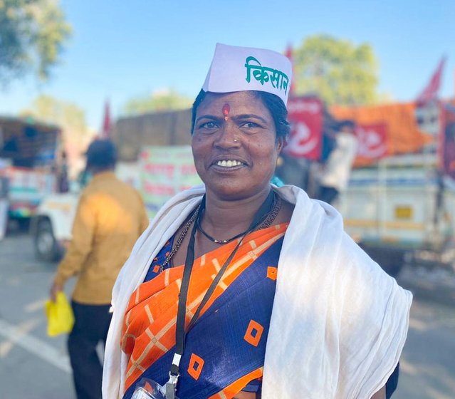 Mathura Barde (left): 'Never seen a protest like this'. Suresh Wartha (right): 'We wanted to show farmers are opposed to the laws outside of the northern states too'