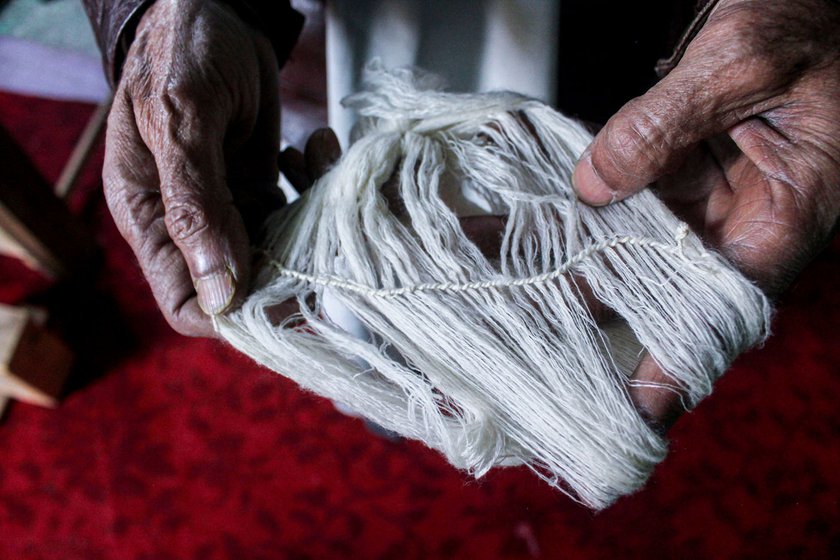 Right:  Knots in a pashmina hand-spun thread