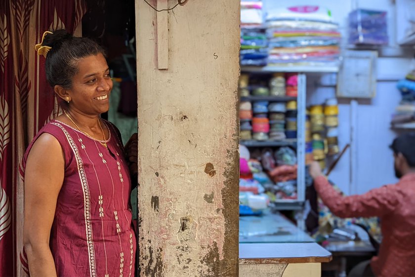 Vennila with women in her self-help group, Magizhchi Magalir Peravai