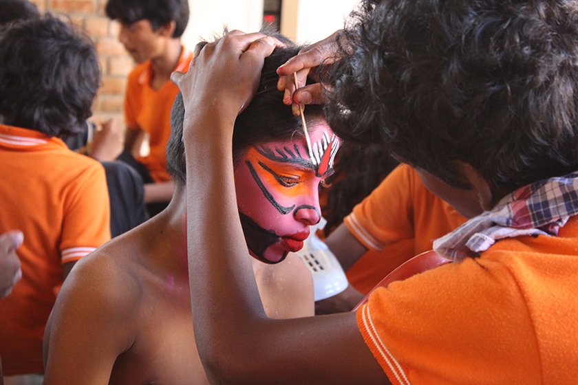 Painting the actor’s face