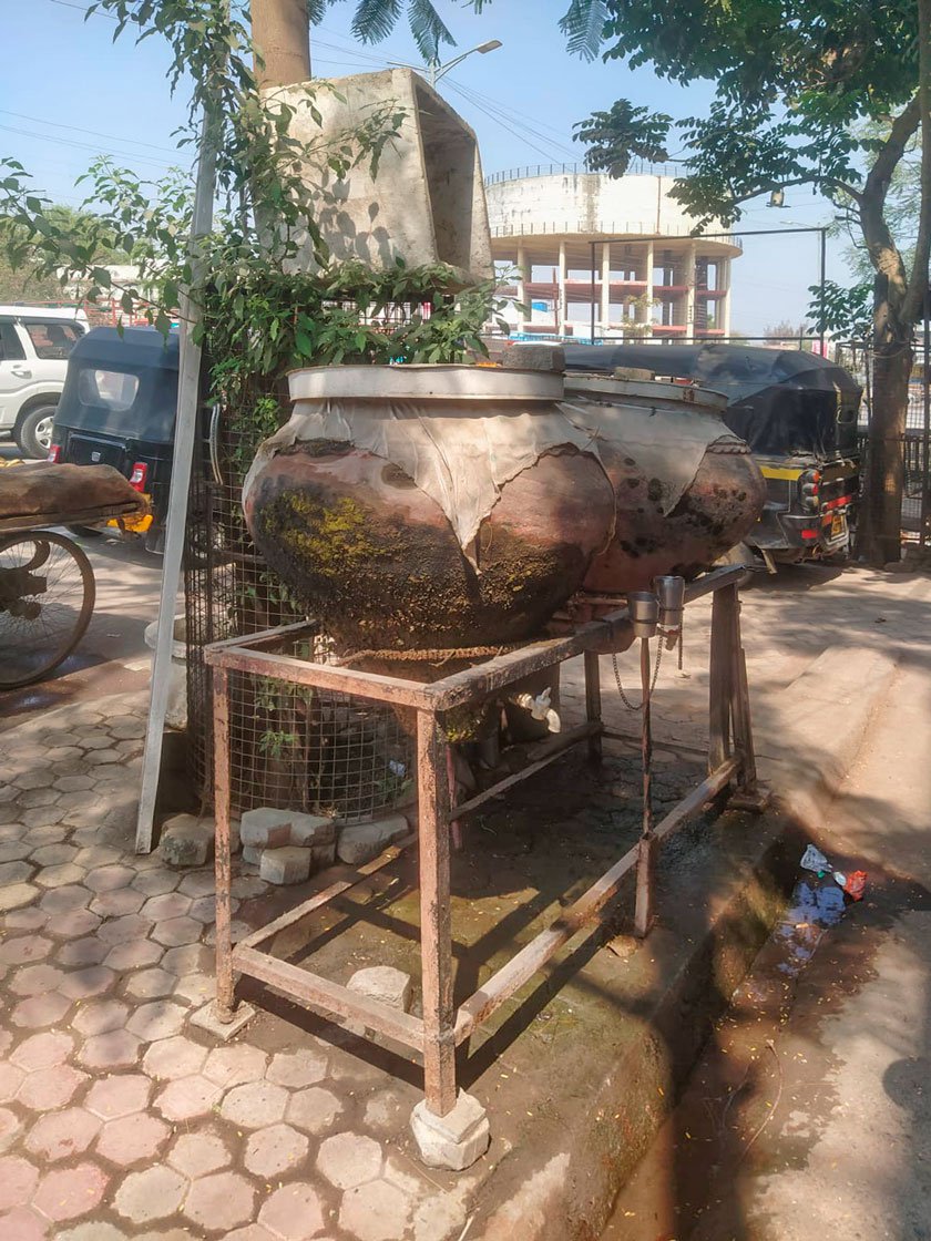 Right: A water pot near Deglur Naka