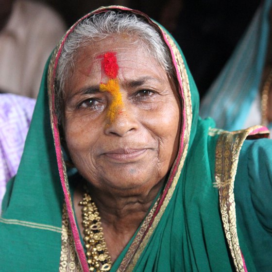 Left: Singer Darkubai Ravan Mane.