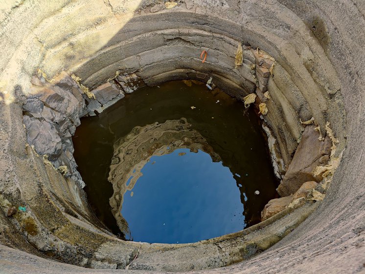 Left: In Gonde Kh village in Palghar district, a single well serves as the water-source for the entire community, most of whom belong to the K Thakur tribe.