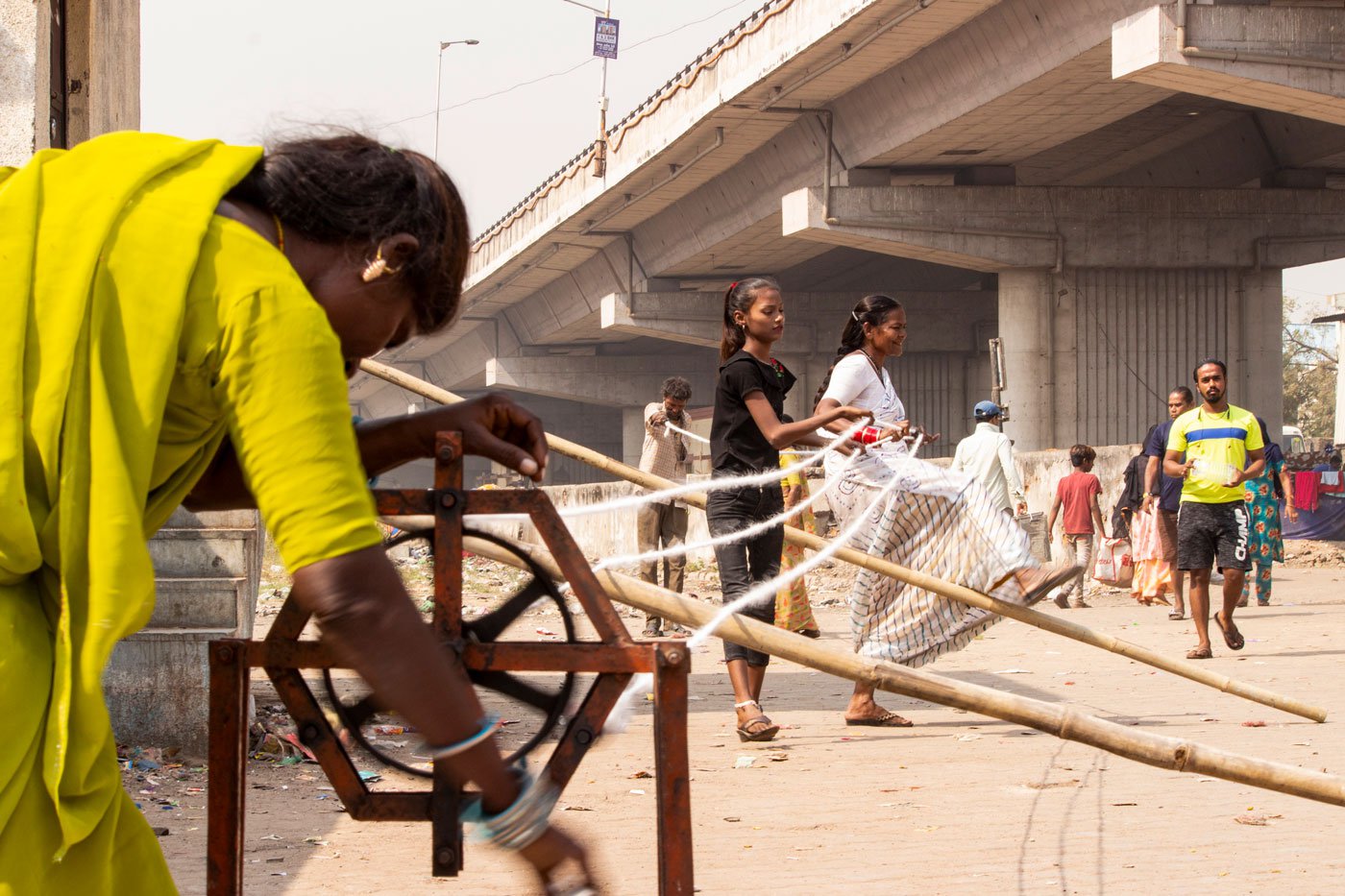 The women work from seven in the morning to five-thirty in the afternoon with a short break in between. They manage to make anywhere from 10-25 ropes in a day depending on the season