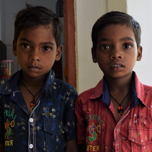 Laba Kumbhar and Kusha Kumbhar is a Students at the local <em>anganwadi</em> from Palasa, Boudh, Boudh, Odisha