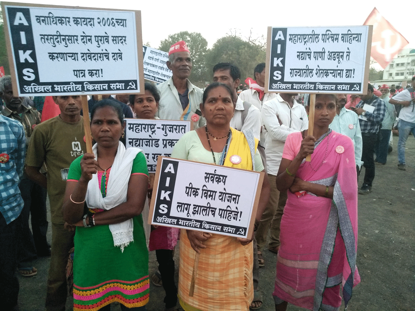 Disappointed by the government's inaction, farmers from over 20 districts in Maharashtra started on another long march from Nashik to Mumbai