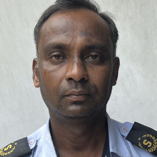 Ajit Paul is a Watchman from Chandpura, Kakwan, Kanpur Nagar, Uttar Pradesh