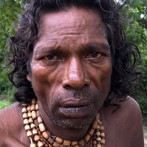 NARAYAN ROY is a Agricultural labourer from Jhuppur, Nakashipara, Nadia, West Bengal