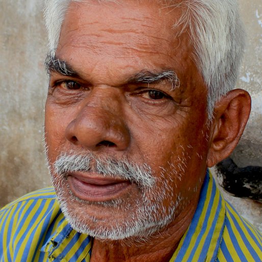 RAVINDRAN NAIR is a Hawker from Aulakunnu, Ambalapuzha, Alappuzha, Kerala