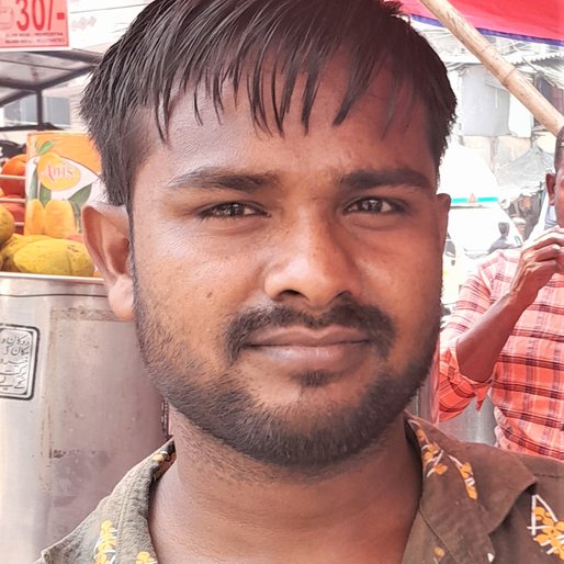 Sartaj Husain Mohammad Qadri is a Cooks and sells <em>idli</em> from Mahmudabad (town), Mahmudabad, Sitapur, Uttar Pradesh