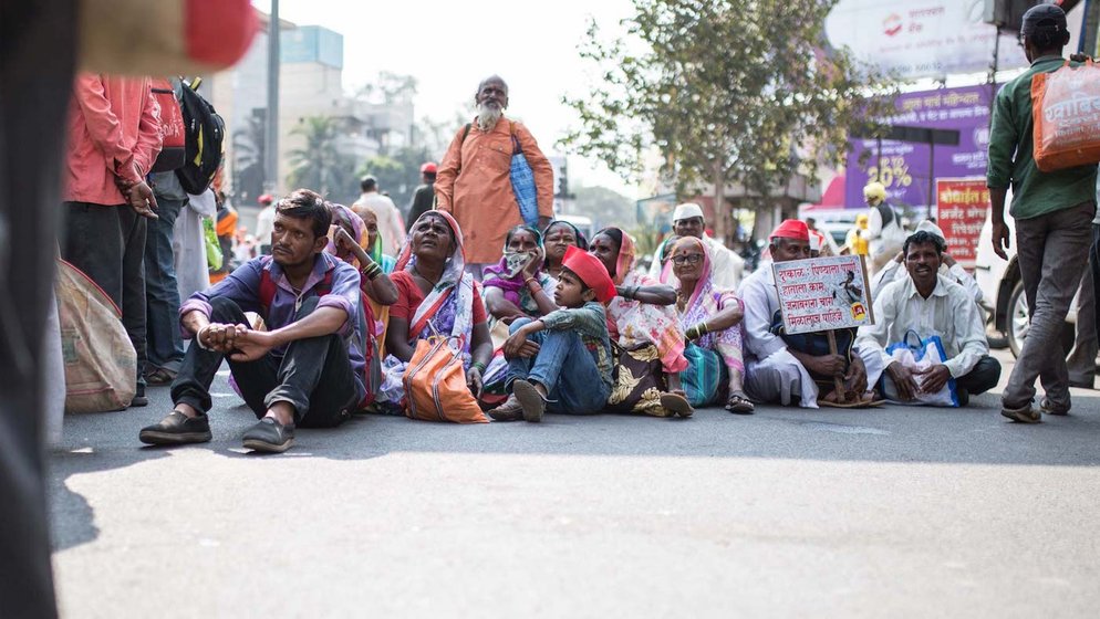 Farmers sitting in nasik waiting for the march to start