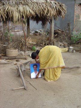 এজন বাঢ়ৈৰ মৃত্য়ু