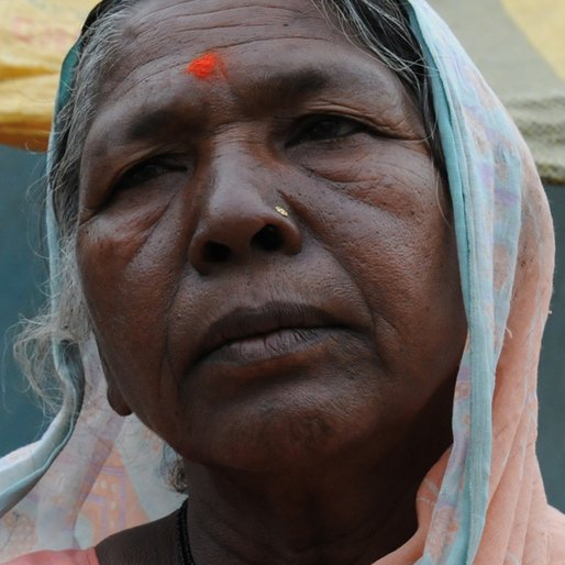 KAMLABAI GUDHE is a Small farmer from Lonsawla, Wardha, Maharashtra